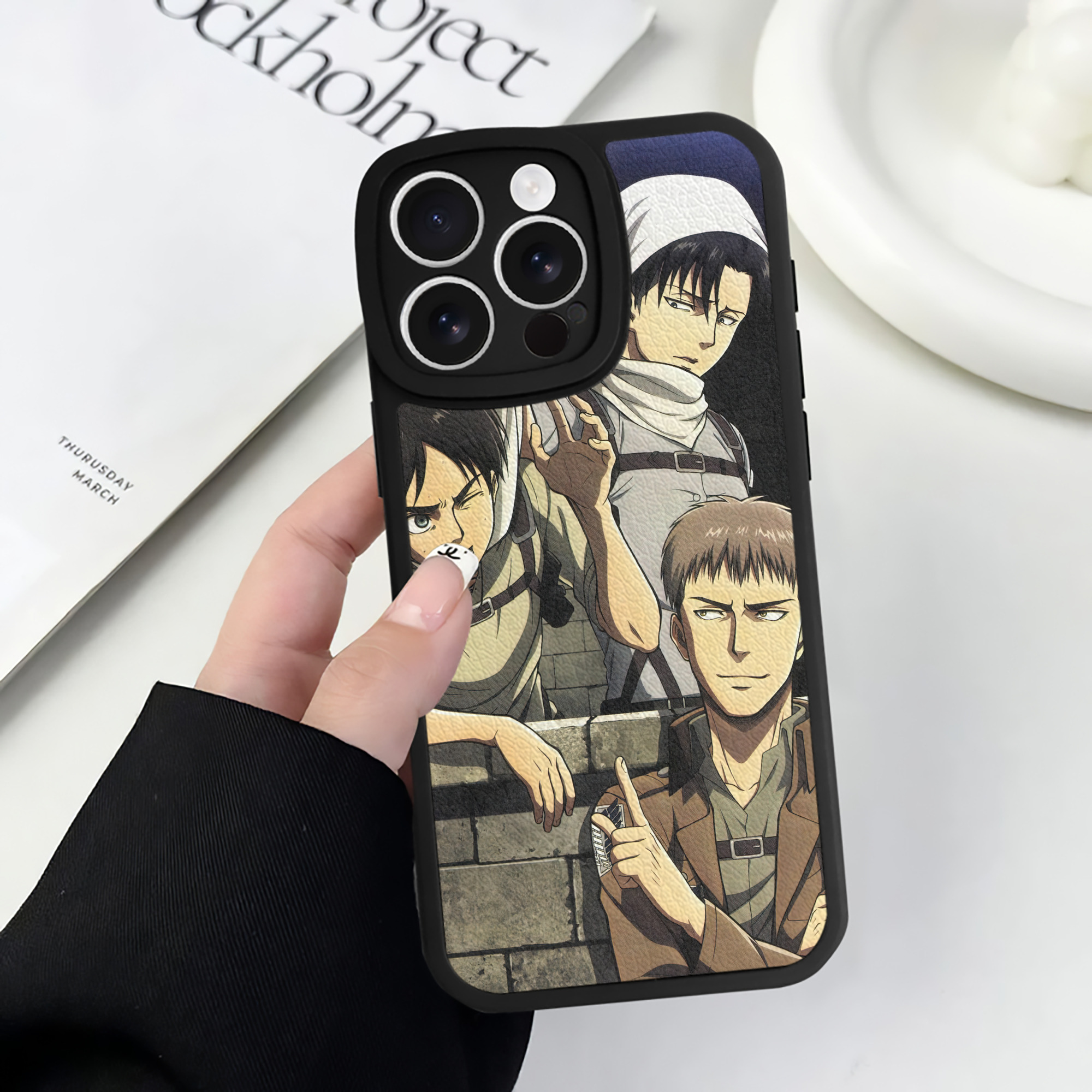 （画像用） 進撃の巨人 Attack on Titan 【iPhone 16シリーズ対応】シリコンスマホケース（レザー調） 材質：シリコン